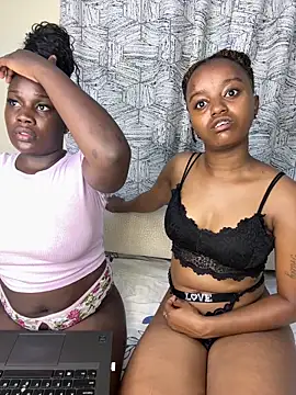 Snapshot of Doublefreaks chatting on February 2026 11:41:02 PM Doublefreaks online show from February 2026 11:41:02 PM