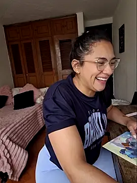 Thaliacooper  online show from October 2025 06:14:02 PM