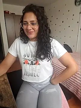 Snapshot of Thaliacooper_ chatting on February 2026 04:58:02 PM Thaliacooper online show from February 2026 04:58:02 PM