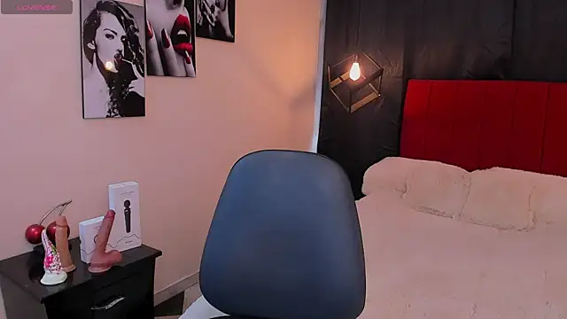 Megan Do Santos online show from February 2025 08:24:01 PM