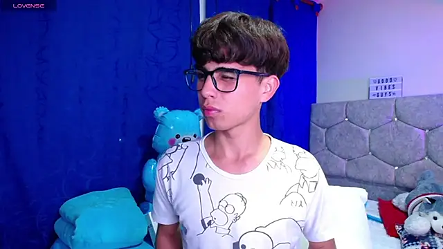 OwenBluee online show from December 2024 12:27:01 AM