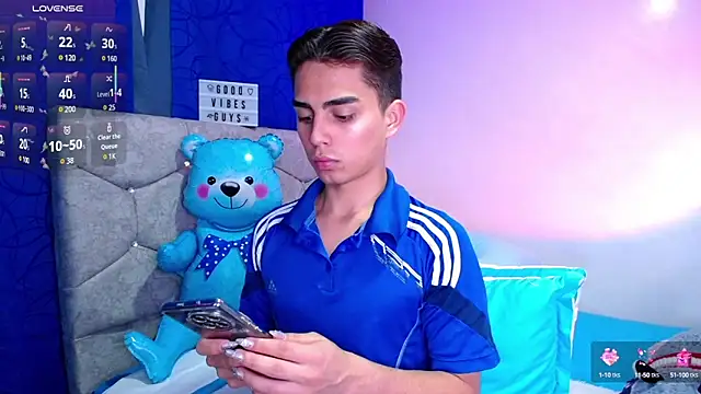 OwenBluee online show from February 2025 05:26:01 AM