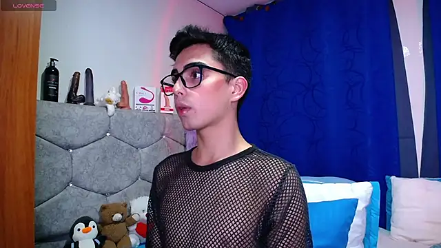 OwenBluee online show from September 2025 01:10:01 AM