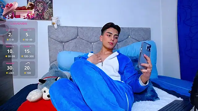 OwenBluee online show from February 2026 06:31:02 AM