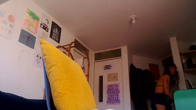 Zafiro subversiva online show from January 2025 12:57:02 PM