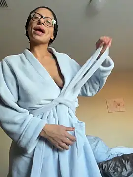 myloveforyouu online show from October 2025 01:06:02 PM