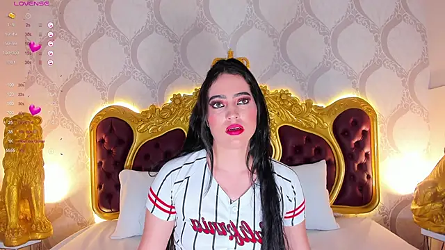 Snapshot of HelenaRoos chatting on February 2025 04:10:02 AM HelenaRoos online show from February 2025 04:10:02 AM