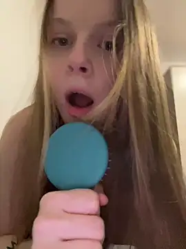 wrenlie online show from December 2024 09:56:02 PM