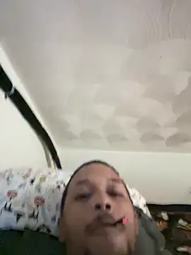 Snapshot of rayyymack chatting on February 2025 02:11:02 AM rayyymack online show from February 2025 02:11:02 AM