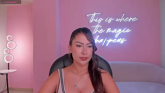 Snapshot of ArianaDumont chatting on July 2026 11:05:02 AM ArianaDumont online show from July 2026 11:05:02 AM