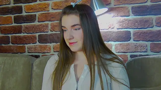 Sofia Hugs online show from February 2026 06:01:02 PM