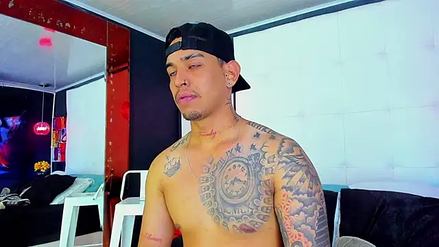 Damian09  online show from December 2024 04:25:02 AM