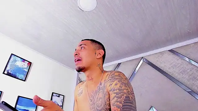 Snapshot of Damian09_ chatting on December 2025 09:08:02 PM Damian09 online show from December 2025 09:08:02 PM