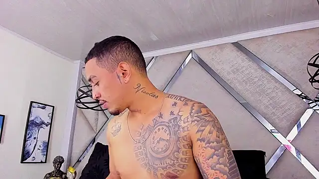 Snapshot of Damian09_ chatting on January 2026 09:05:02 PM Damian09 online show from January 2026 09:05:02 PM