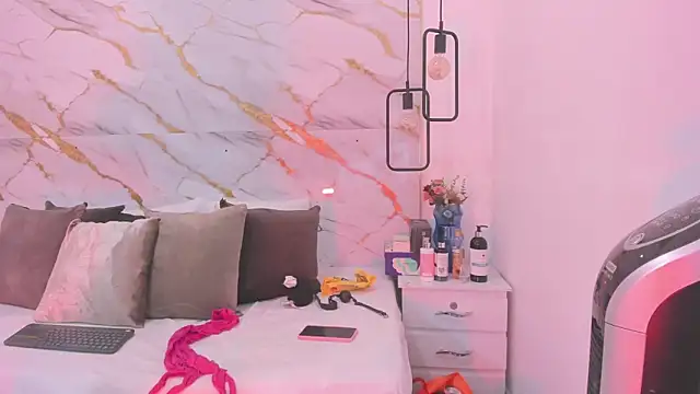 penelope handaos online show from February 2025 04:31:02 AM