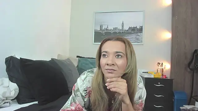 penelope handaos online show from October 2025 03:09:02 PM