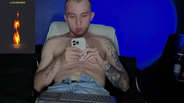 Snapshot of Dylanwhite23_ chatting on February 2026 11:30:02 PM Dylanwhite23 online show from February 2026 11:30:02 PM