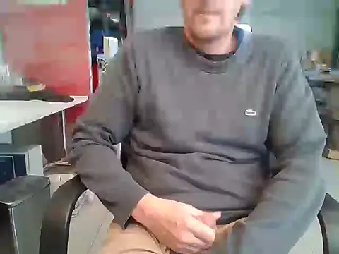 Snapshot of Raimundo1971 chatting on May 2026 07:00:02 PM Raimundo1971 online show from May 2026 07:00:02 PM