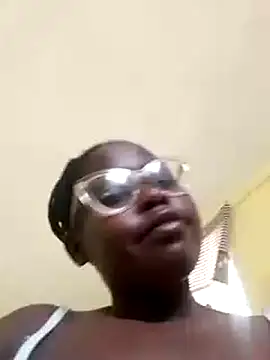 Snapshot of Sweetcecie01 chatting on March 2025 10:05:01 PM Sweetcecie01 online show from March 2025 10:05:01 PM