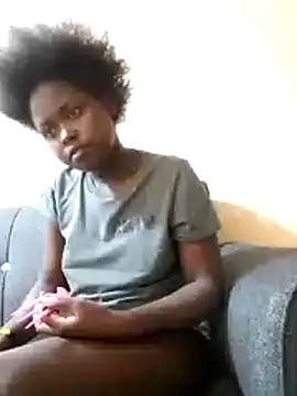 Snapshot of Sweetcecie01 chatting on November 2025 09:46:02 PM Sweetcecie01 online show from November 2025 09:46:02 PM