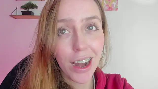 Snapshot of SofiaGc chatting on December 2024 02:44:02 AM SofiaGc online show from December 2024 02:44:02 AM