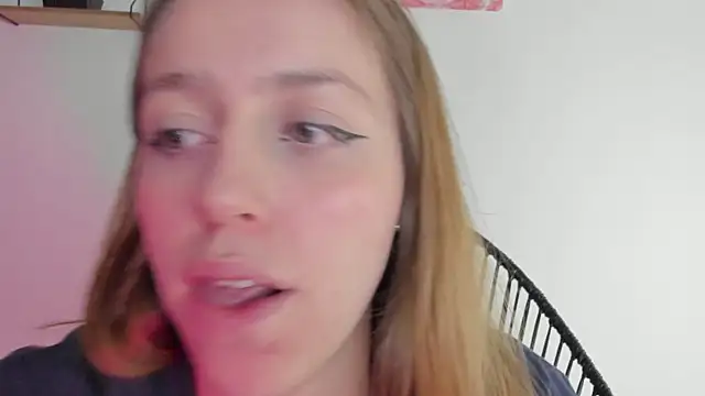 Snapshot of SofiaGc chatting on December 2024 06:03:02 AM SofiaGc online show from December 2024 06:03:02 AM