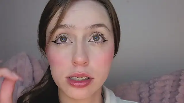 Snapshot of SofiaGc chatting on November 2025 04:02:02 AM SofiaGc online show from November 2025 04:02:02 AM