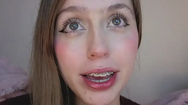 Snapshot of SofiaGc chatting on November 2025 03:50:01 AM SofiaGc online show from November 2025 03:50:01 AM