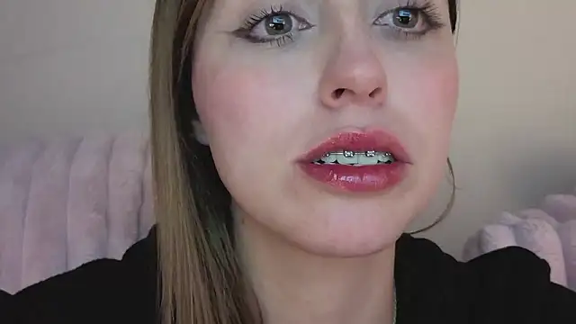 Snapshot of SofiaGc chatting on January 2026 03:45:02 AM SofiaGc online show from January 2026 03:45:02 AM