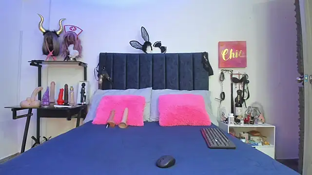 emmily giraldo online show from January 2025 11:25:01 AM