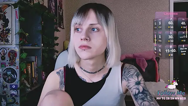 NaniMoore online show from April 2026 09:01:01 PM