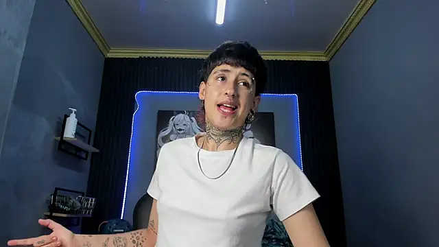 Ethan lennox online show from November 2025 03:27:01 PM