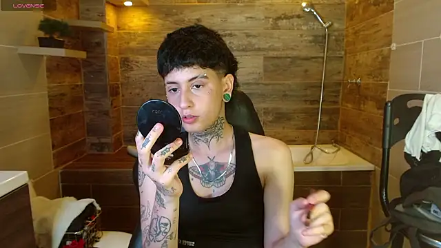 Ethan lennox online show from February 2026 09:04:01 PM