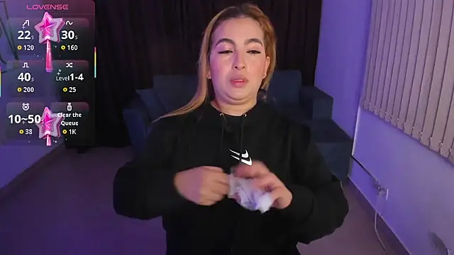 Snapshot of SusyAmis chatting on September 2025 03:28:01 AM SusyAmis online show from September 2025 03:28:01 AM