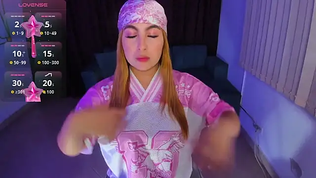 Snapshot of SusyAmis chatting on October 2025 04:43:01 AM SusyAmis online show from October 2025 04:43:01 AM