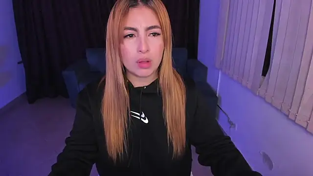 Snapshot of SusyAmis chatting on October 2025 03:41:02 AM SusyAmis online show from October 2025 03:41:02 AM