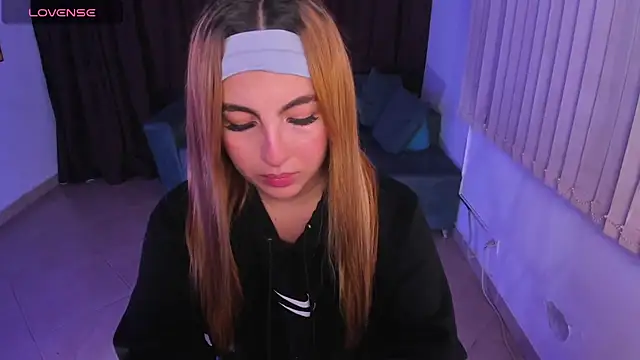 Snapshot of SusyAmis chatting on November 2025 03:15:01 AM SusyAmis online show from November 2025 03:15:01 AM