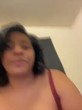 Snapshot of prettlovely14 chatting on December 2025 08:27:01 PM prettlovely14 online show from December 2025 08:27:01 PM