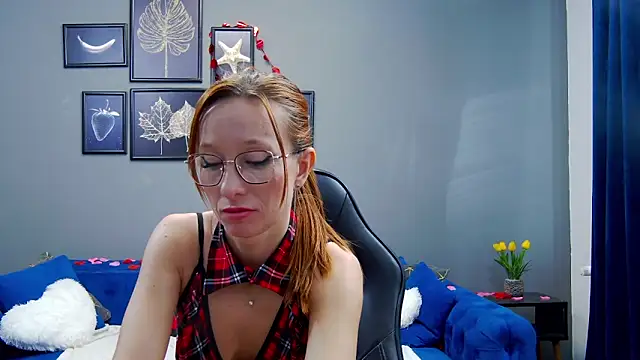 AnneHove online show from February 2025 08:21:01 AM