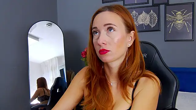 AnneHove online show from September 2025 05:51:02 AM