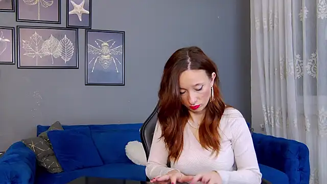 AnneHove online show from December 2025 04:50:01 AM