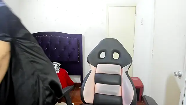 vikyadams online show from September 2025 01:45:01 PM