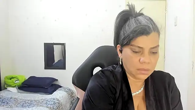 vikyadams online show from October 2025 04:40:01 PM