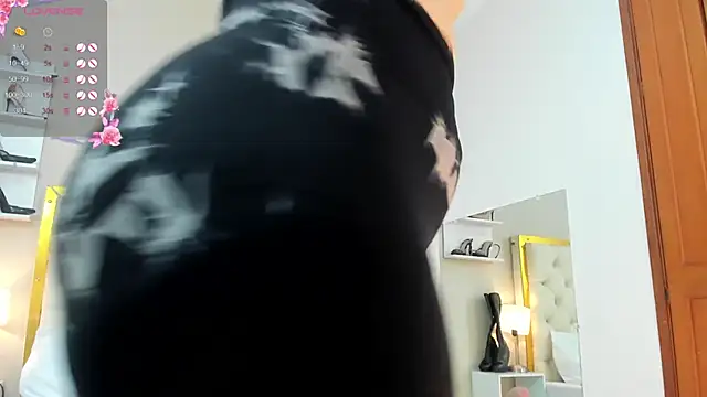 Snapshot of Sara_Gomez chatting on September 2025 03:53:01 AM Sara Gomez online show from September 2025 03:53:01 AM