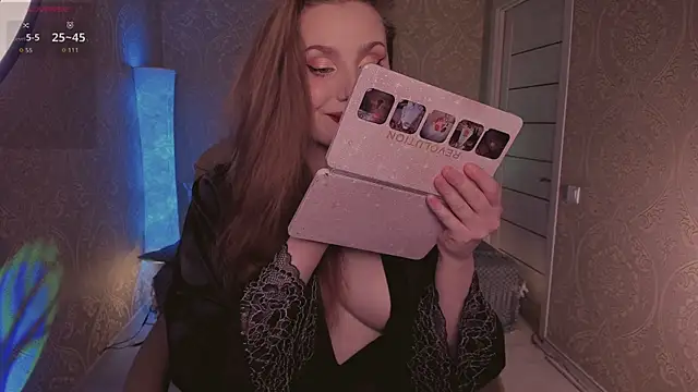 Eesmaaarrr online show from November 2025 11:26:01 PM