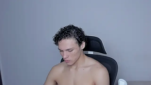 laurent nova online show from November 2025 01:11:01 AM