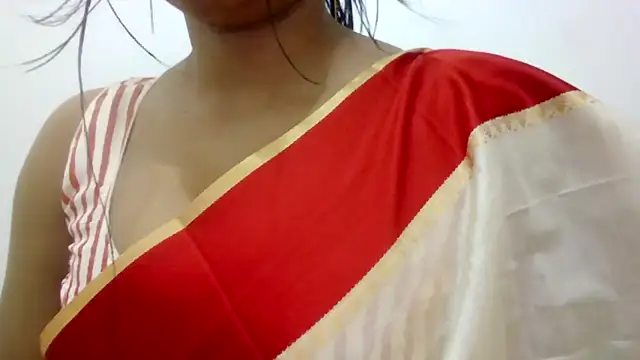 Queenhimanshi online show from November 2025 01:52:02 AM