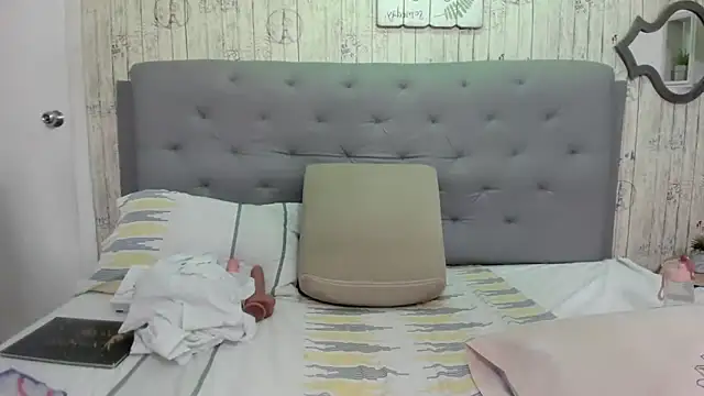 Antonella Montanari online show from January 2025 01:00:01 AM