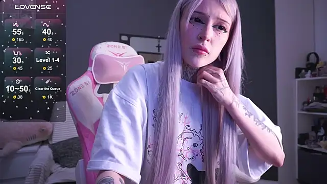 Snapshot of fraulein_mooon chatting on January 2026 06:20:01 PM fraulein mooon online show from January 2026 06:20:01 PM