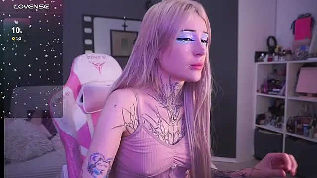 Snapshot of fraulein_mooon chatting on March 2026 06:14:02 PM fraulein mooon online show from March 2026 06:14:02 PM